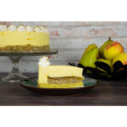 Körte torta kardamommal, sáfrányos vanília krémmel,  és tökmaggal