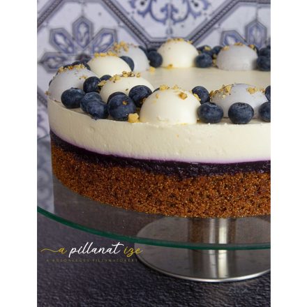 Narancsos joghurt torta  áfonyával, grízes tésztával
